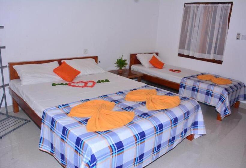 Номер Стандарт Трехместный, Pleasant Park Holiday Inn