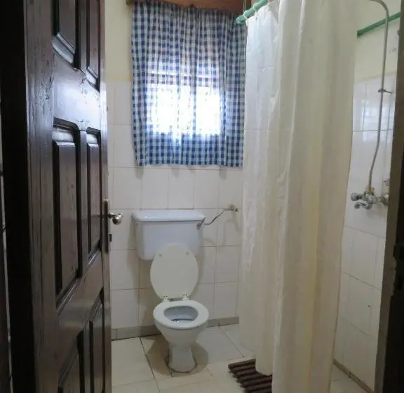 اتاق استاندارد چهار تخته, Bikeventures House Uganda