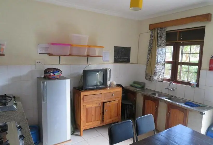 اتاق اکونومی, Bikeventures House Uganda