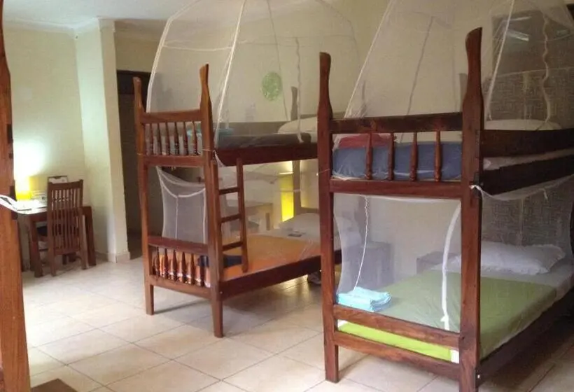 اتاق خانوادگی, Bikeventures House Uganda