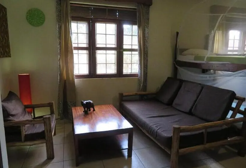 اتاق خانوادگی, Bikeventures House Uganda