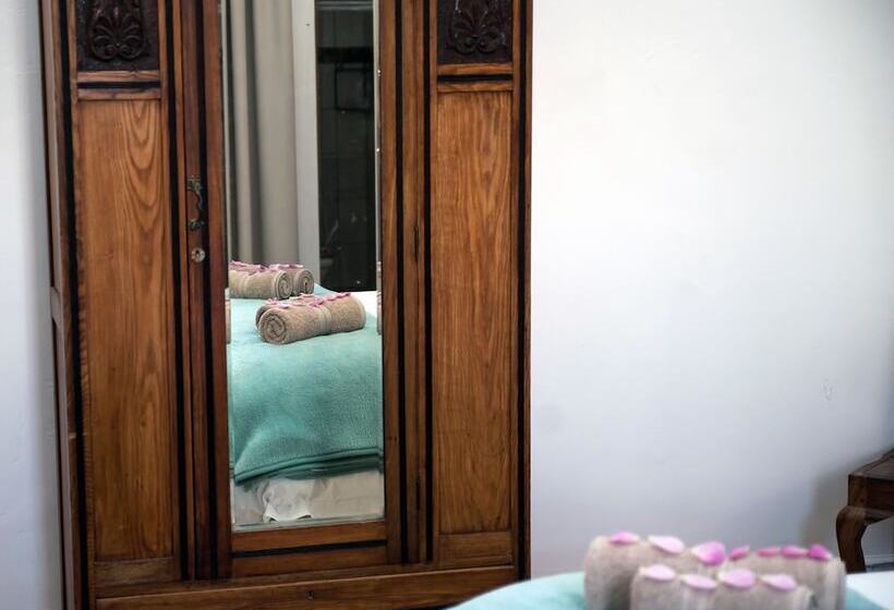 غرفة قياسية, Petal S Place