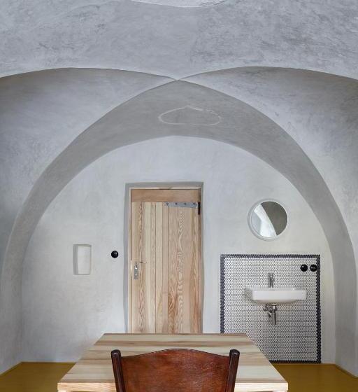 Standardrum, Stajnhaus