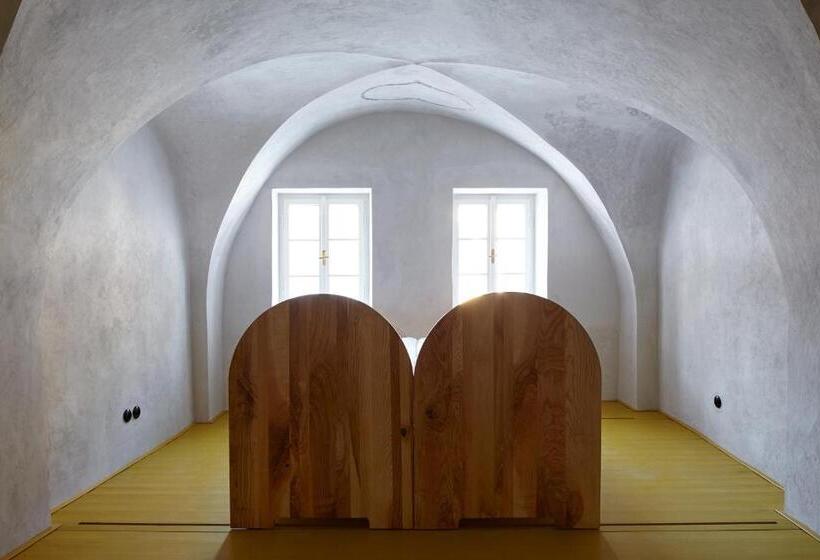 Standardrum, Stajnhaus