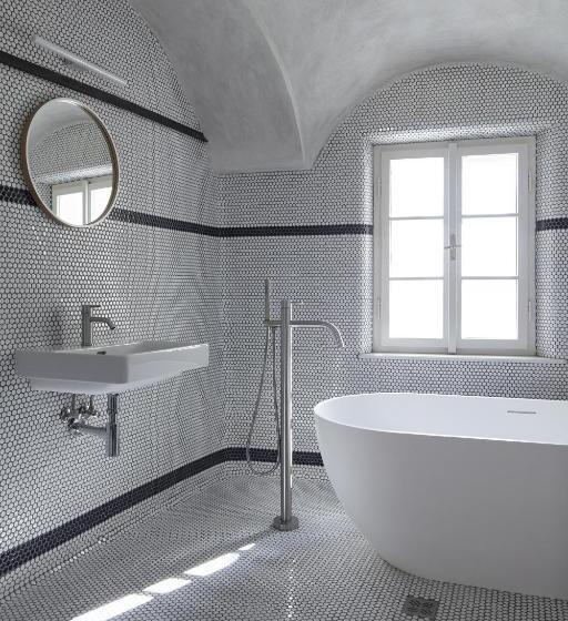 Standard Trippelrum, Stajnhaus