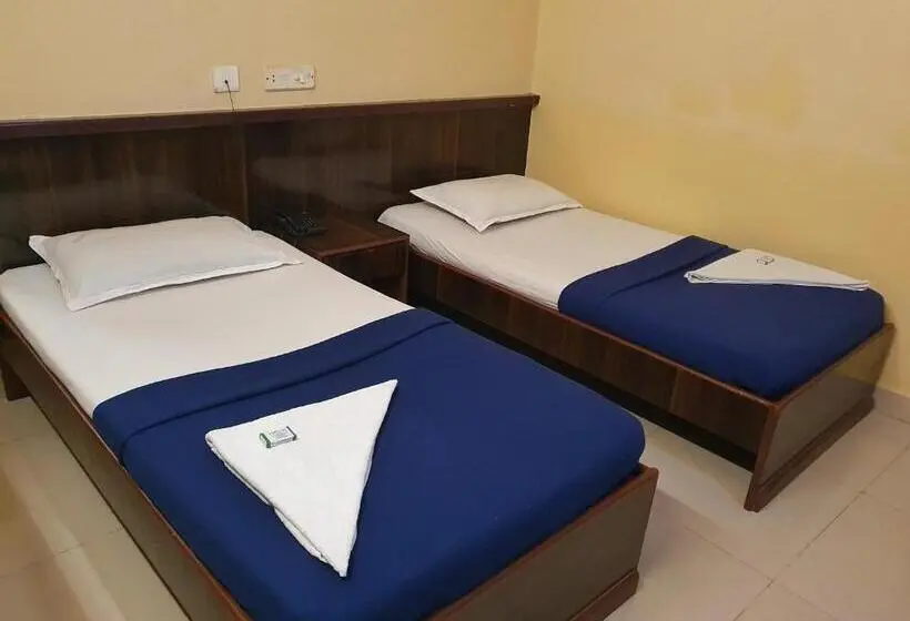 اتاق اکونومی, Bhimas Inn  Puratchi Thalaivar Dr M G Ramachandran Central Railway Station Chennai