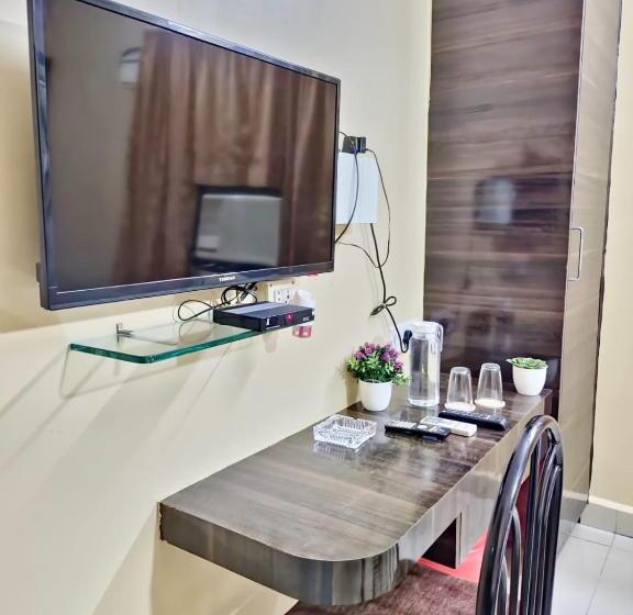 חדר אקונומי, Bhimas Inn Puratchi Thalaivar Dr M G Ramachandran Central Railway Station Chennai