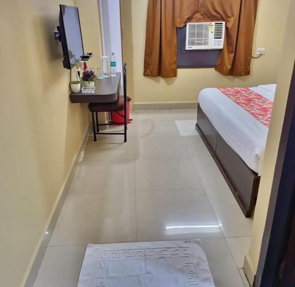 Номер Economy, Bhimas Inn  Puratchi Thalaivar Dr M G Ramachandran Central Railway Station Chennai