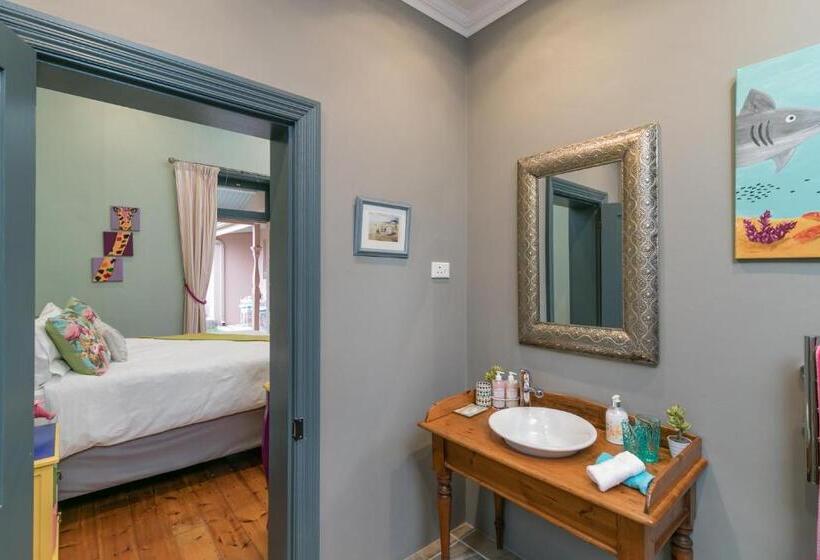 חדר סטנדרט, Betty S Boutique