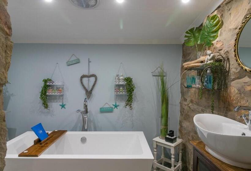 חדר סטנדרט, Betty S Boutique