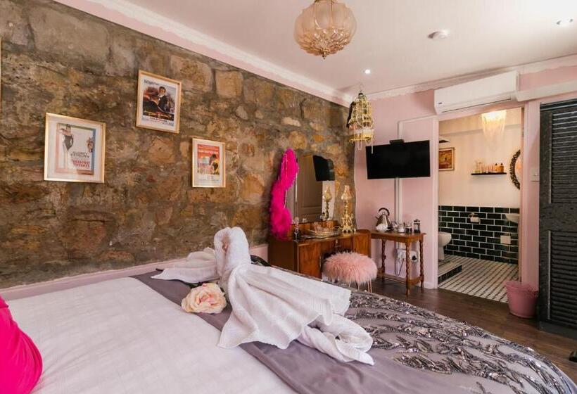 חדר סטנדרט, Betty S Boutique