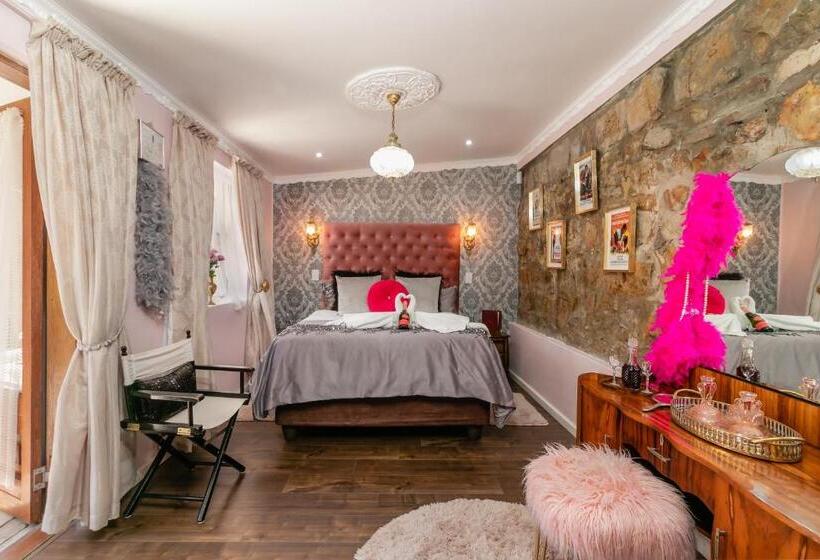 اتاق استاندارد, Betty S Boutique