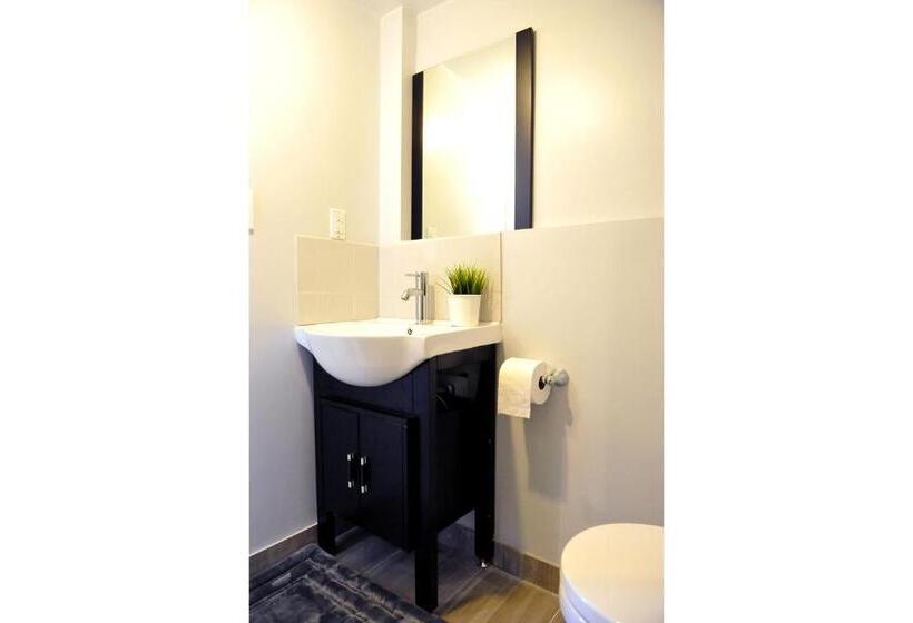 اتاق استاندارد, Dream Catcher Travel House