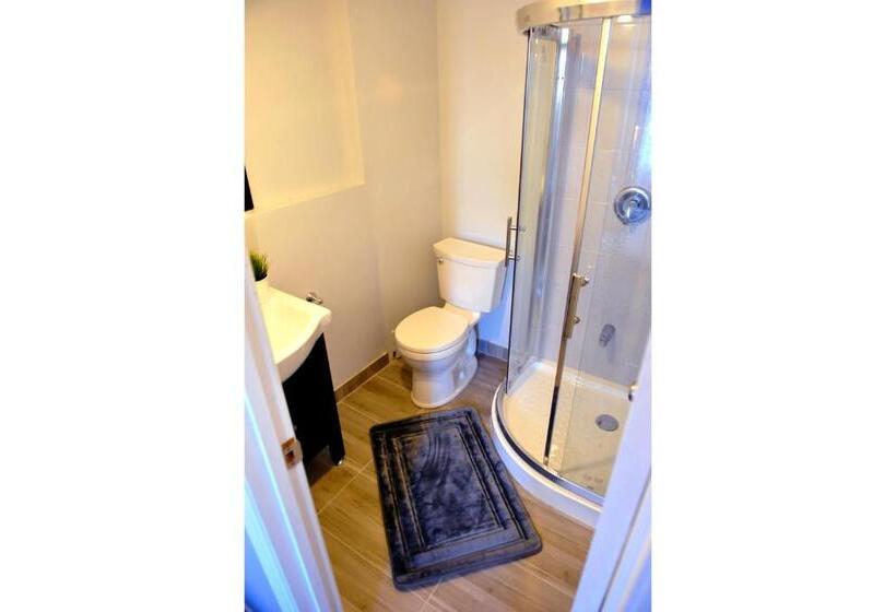 اتاق استاندارد, Dream Catcher Travel House