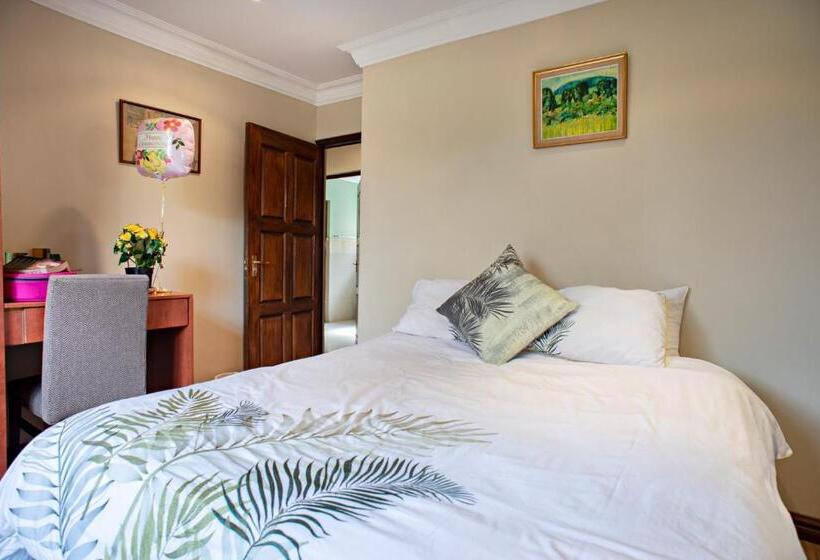 Семейный Номер, Ekhaya Guest House