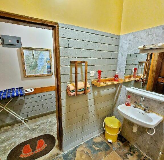 이코노미 룸, Mazzola Safari House & Backpacking