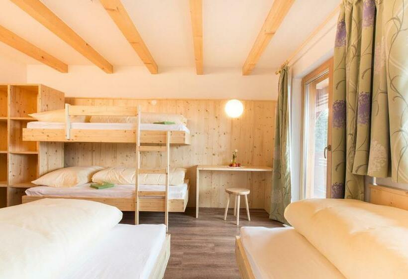 스탠다드 4인용 룸 공용 욕실, Ualm Untermarkter Alm