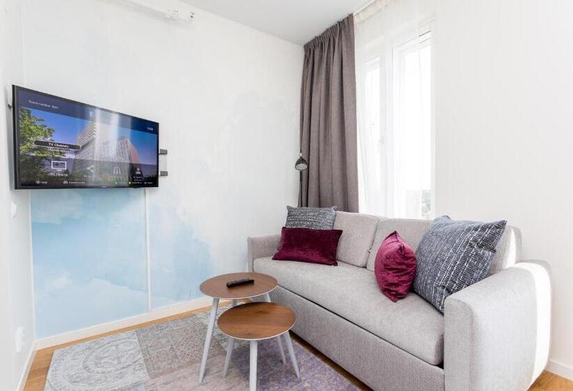 استودیوی سوپریور, Apartdirect Alvsjo