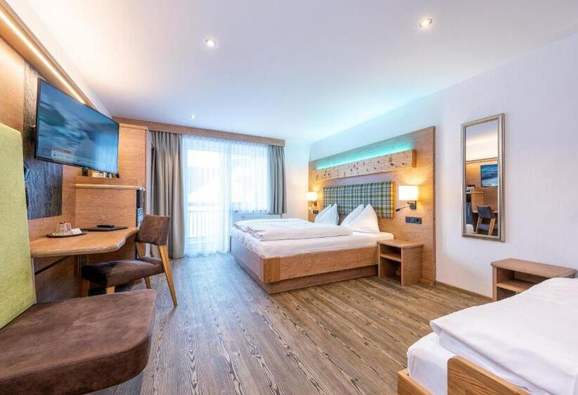 غرفة قياسية ثلاثية مزودة بشرفة, Garni Siegmundshof   Inclusive Joker Card Im Sommer