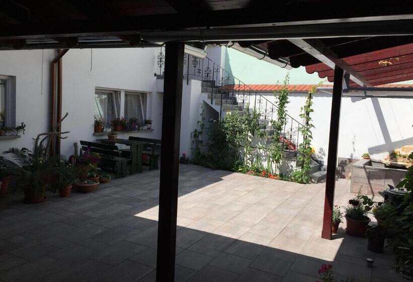 スタンダードトリプルルーム, Fehérház Alkalmi Szálló