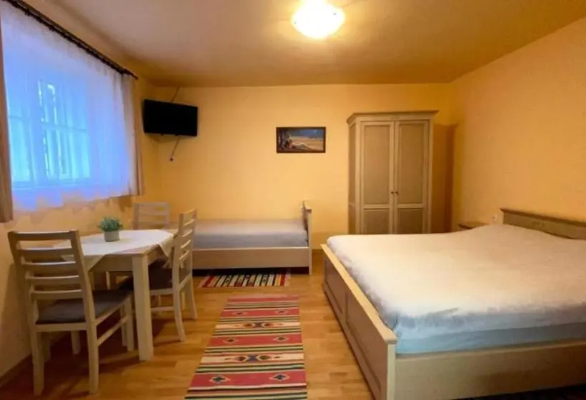 اتاق استاندارد, Fehérház Alkalmi Szálló