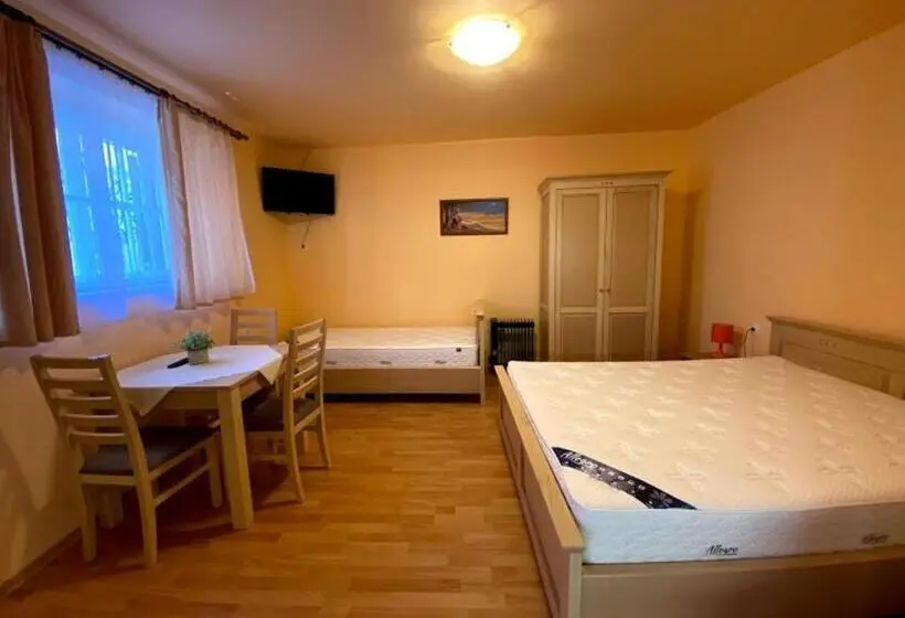 اتاق استاندارد, Fehérház Alkalmi Szálló
