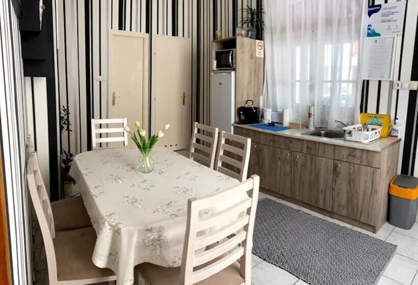 ガーデンビューファミリールーム, Fehérház Alkalmi Szálló