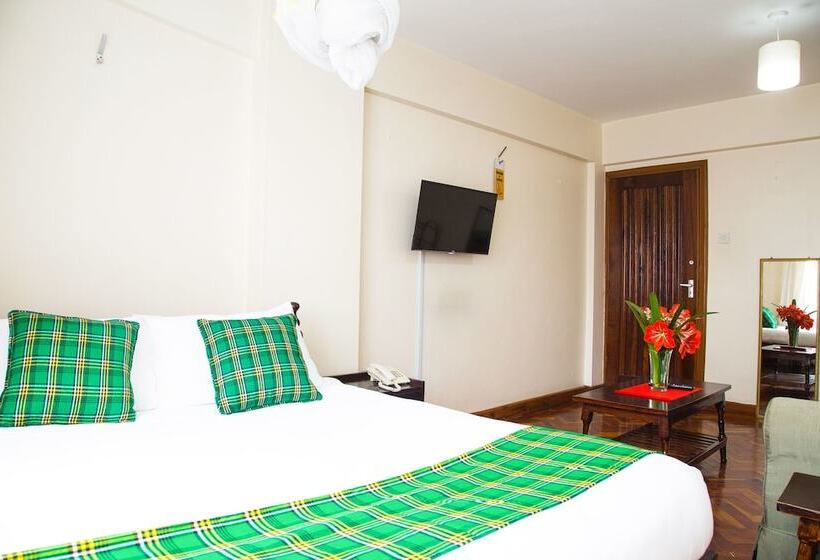 استودیوی استاندارد, Njema Court Apartment