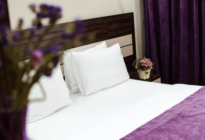 اتاق استاندارد, Luxury House