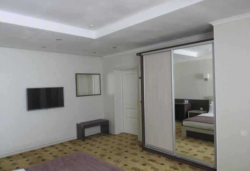 اتاق لوکس, Luxury House