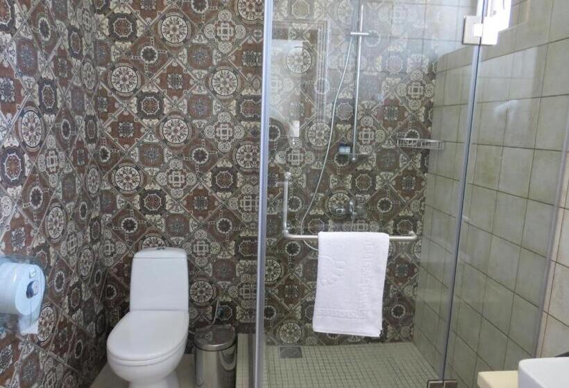 اتاق لوکس, Luxury House