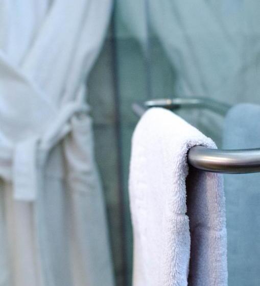 اتاق لوکس, Luxury House