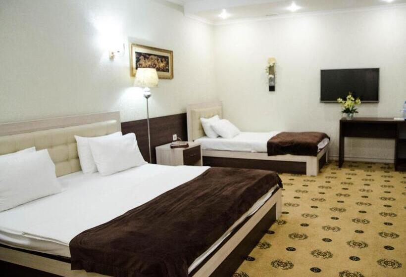 اتاق استاندارد با بالکن, Luxury House