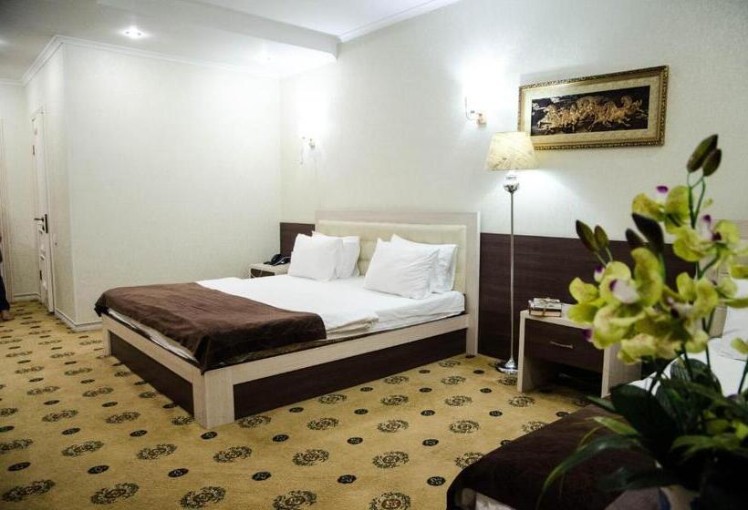 اتاق استاندارد با بالکن, Luxury House