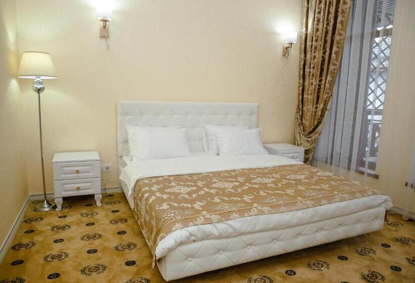 اتاق استاندارد با بالکن, Luxury House