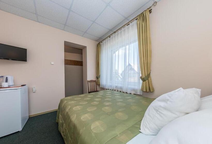 اتاق عادی, Medziotoju Kiemelis