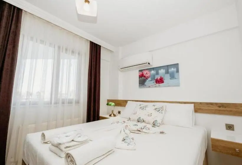 سوئیت با بالکن, Azra Apart & Otel