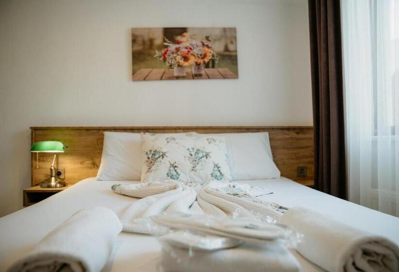 家庭套房, Azra Apart & Otel