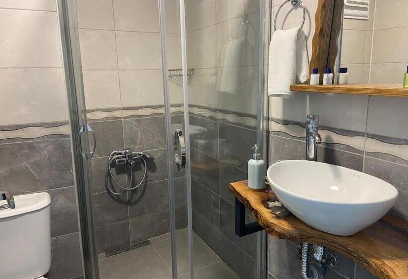 家庭套房, Azra Apart & Otel