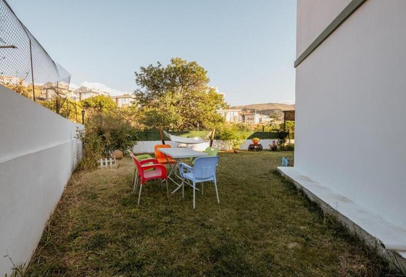 家庭房带园景, Azra Apart & Otel