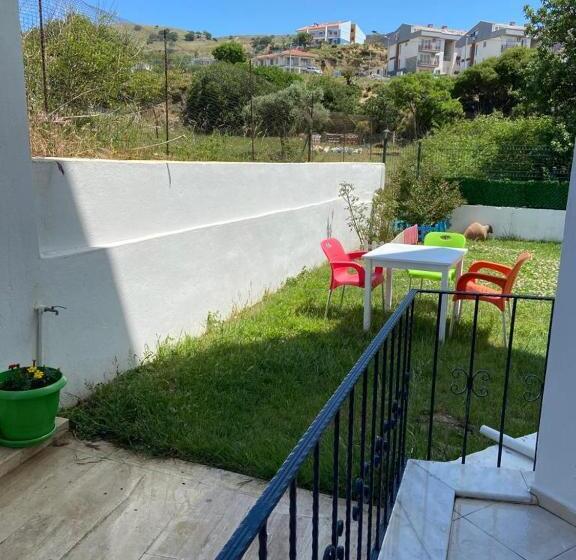 家庭房带园景, Azra Apart & Otel