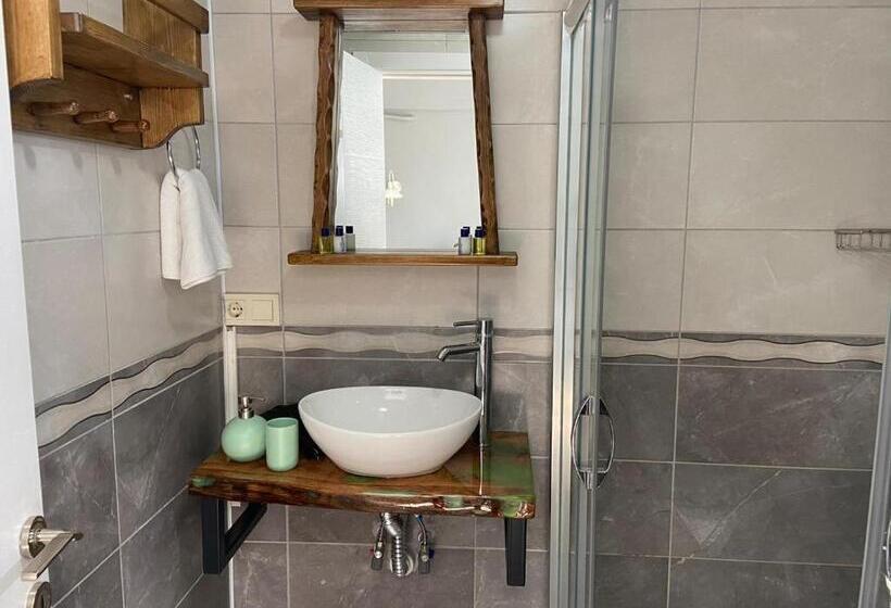 标准房带园景, Azra Apart & Otel