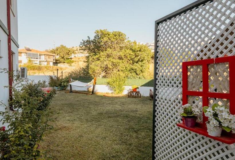 标准房带园景, Azra Apart & Otel