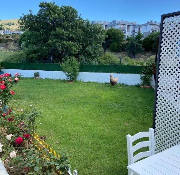 标准间带阳台, Azra Apart & Otel