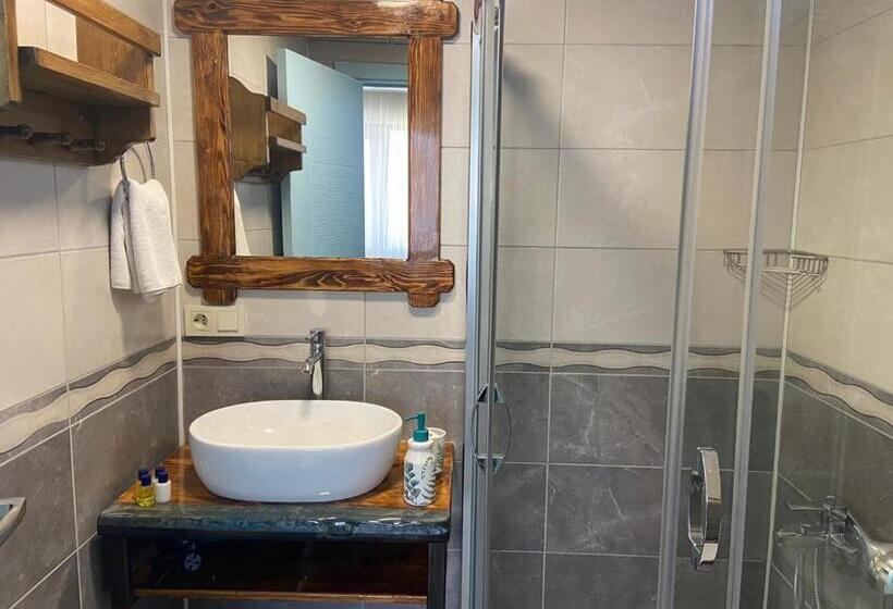 标准间带阳台, Azra Apart & Otel