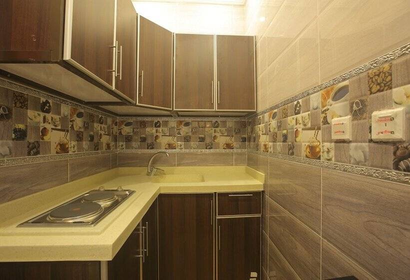 Deluxe Studio, City Center Plaza Apart