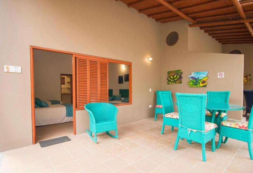 اتاق خانوادگی, Chiniu