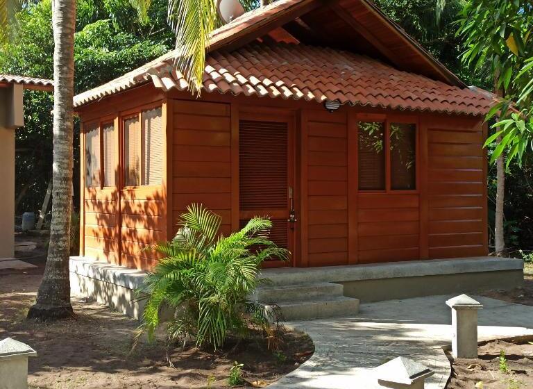 بانگلوی استاندارد با چشمانداز دریا, Chiniu