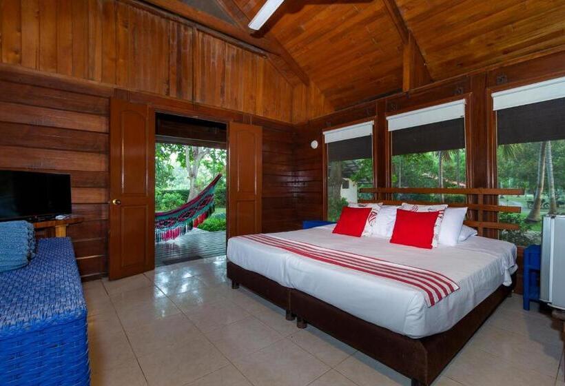 بانگلوی استاندارد با چشمانداز دریا, Chiniu