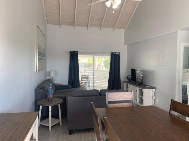 خانه 2 خوابه, Island Club Turks & Grace Bay Place